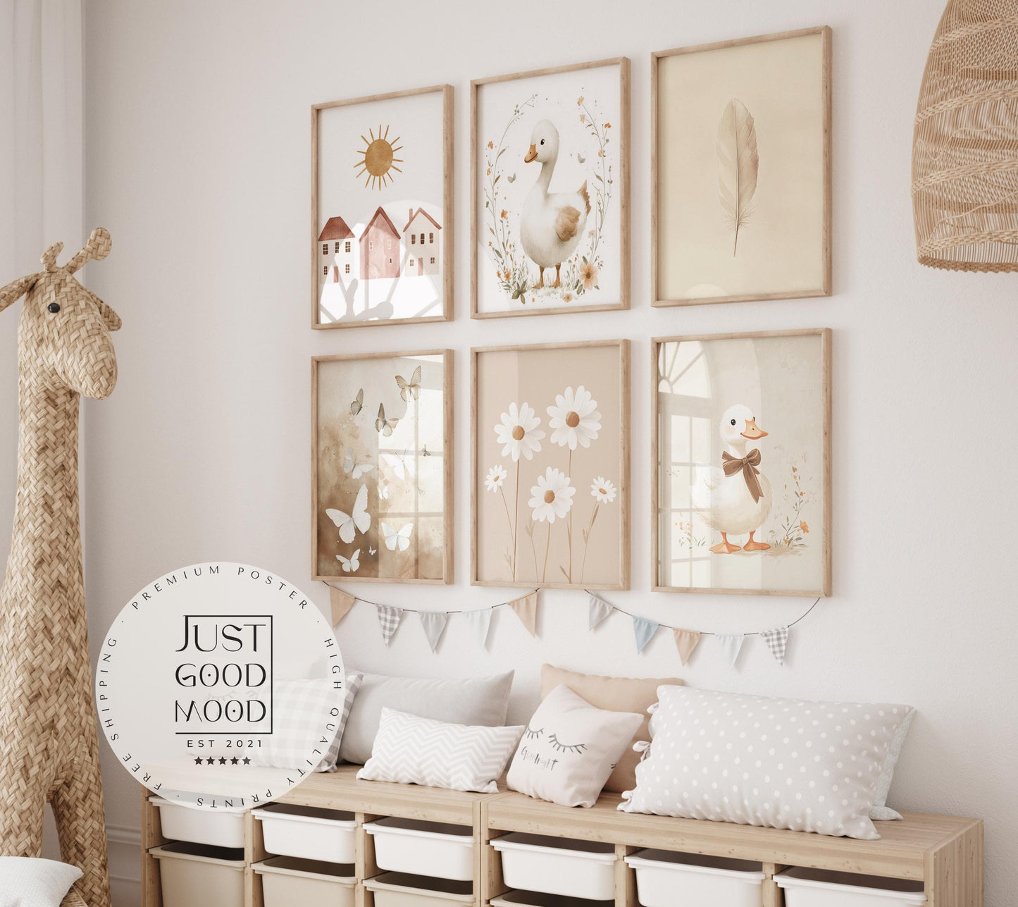 Boho Babyzimmer Poster · Niedliche Ente , Schmetterlinge, Gänseblümchen, Häuser & Sonne Scandi Kinderzimmer Deko · Deko Print ohne Rahmen-1